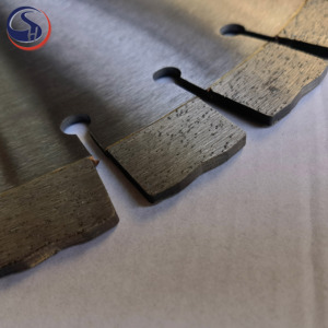Công Nghiệp Cấp 14Inch 350Mm Kim Cương Granite Lưỡi Cưa Khe Cắm Chìa Khóa Cắt 50Mm Bên Trong Lỗ Ngắn Răng Phân Khúc OEM Tùy Chỉnh - Product Image 3