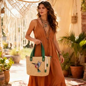 Bolso Artesanal de Jacinto de Agua Tejido a Mano con Decoración de Pájaro con Cuentas, Bolso de Mano de Paja Sostenible para la Playa, Regalo Festivo para Ella - Product Image 5