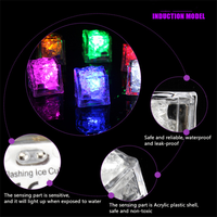 A buon mercato Multi colore lampeggiante lampeggiante incandescente LED illumina cubetti di ghiaccio arcobaleno Led cubo di ghiaccio per forniture di barre per feste al Neon
