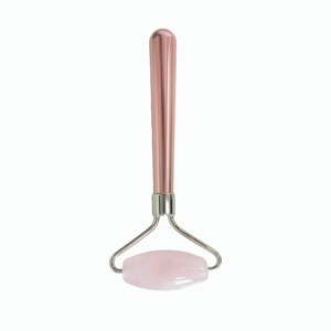 Outils de beauté pour raffermir la peau, rouleau facial en cristal de quartz rose à tête unique et manche en métal - Product Image 2