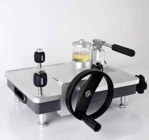 ปั๊มปรับเทียบแรงดันไฮดรอลิกสูง HSIN612 พร้อมแหล่งกำเนิดแรงดันคงที่ 14500psi สำหรับการเปรียบเทียบเกจวัด  OEM ปรับแต่งได้ HSIN612 Calibr - Product Image 1