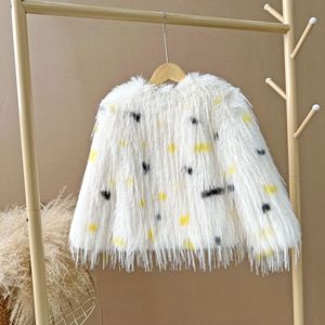 Abrigo de moda al por mayor para bebés, niñas, manga larga, cálido para invierno, estilo macaron, esponjoso, OEM, de franela, tipo gabardina, ropa exterior. - Product Image 5