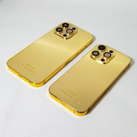 Cadre de téléphone de luxe haut de gamme personnalisé avec caméra intégrée, entièrement orné de pierres et boîtier doré profondément sculpté pour iPhone