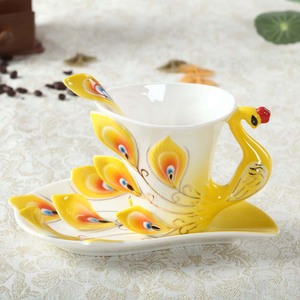 Tasse à thé en céramique de haute qualité avec motif paon en relief, avec cuillère et soucoupe, style luxueux, en porcelaine, pour café et lait, vente en gros - Product Image 2