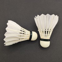 Volants de badminton hybrides en plumes de canard de classe B, vol stable, sandwich 2 couches, liège durable, pour l'entraînement, directement de l'usine OEM