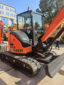 Excavatrice d'occasion en bon état HITACHI ZX55USR mini pelle hydraulique sur chenilles ZX60 ZX70 ZX75 mini pelleteuse d'occasion en vente bon marché - Product Image 3