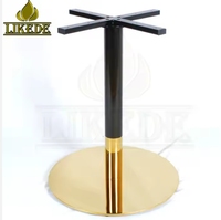 Pieds de table combinés noirs et dorés en acier inoxydable avec revêtement en poudre noire et plateau en fer croisé