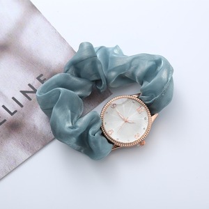 Orologio con bracciale a foglia, nuovo orologio da <span class=keywords><strong>donna</strong></span> hit hair ring con ciondolo <span class=keywords><strong>alla</strong></span> <span class=keywords><strong>moda</strong></span> moderna graziosa decorazione per ornamenti quotidiani - Product Image 5