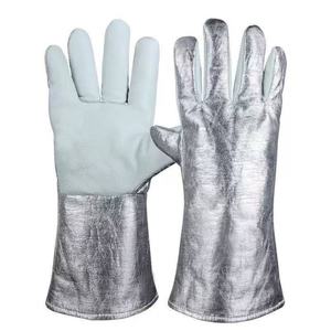 Gants de sécurité pour four industriel résistants à 350°C, isolés en feuille d'aluminium aluminisée avec feutre métaramide pour utilisation en four - Product Image 5