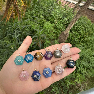 Ciondolo a Forma di Cuore in Quarzo Rosa Naturale, Avventurina Verde, Quarzo Bianco, Quarzo Fragola, Pietra Scintillante, Ciondoli e Charm alla Moda - Product Image 1