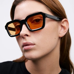 <span class=keywords><strong>Gafas</strong></span> <span class=keywords><strong>de</strong></span> <span class=keywords><strong>Sol</strong></span> <span class=keywords><strong>de</strong></span> lujo cuadradas Retro 2025 para mujer UV400 <span class=keywords><strong>gafas</strong></span> <span class=keywords><strong>de</strong></span> <span class=keywords><strong>sol</strong></span> Ocean Lens para hombre logotipo personalizado <span class=keywords><strong>de</strong></span> alta calidad Beige naranja dorado - Product Image 2