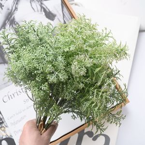 Bouquet d'herbes artificielles CallaFloral blanc et vert en plastique pour décoration intérieure, maison et mariage - Product Image 2