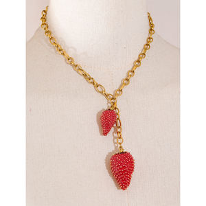 JINYOU 1835 produk baru baja tahan karat perhiasan trendi <span class=keywords><strong>2025</strong></span> kalung liontin jimat stroberi merah manis tahan air - Product Image 3