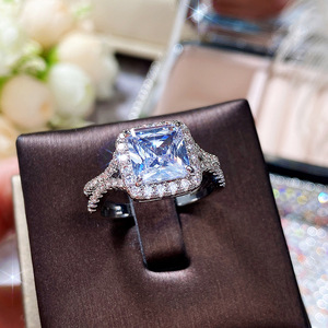 Anello di Fidanzamento di Lusso con Gemme per Donne, Elegante Gioiello da Dito per Feste - Product Image 3