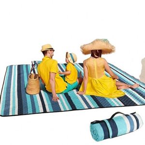 Manta de Picnic de Playa Extra Grande, Plegable, Portátil, de Acrílico, Resistente a la Arena y al Agua, con Acabado en Cuero - Product Image 1