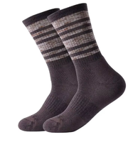 Chaussettes de sport confortables en gros, personnalisables avec logo, standard, chaudes, respirantes, tricotées, imprimées numériquement, rayées, en laine d'alpaga et soie de soie