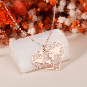 Collana con Mappamondo alla Moda, Ciondolo a Forma di Cuore, Placcato Oro 18k, Acciaio Inossidabile, Unisex, per Amanti dei Viaggi - Product Image 2
