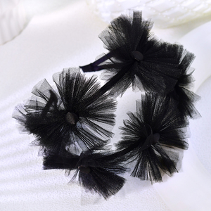 YouLaPan Squisita Fascia per Capelli Nera Artigianale con Fiori in Rete, Fascia Larga Floreale in Tulle Voluminoso per Addio al Nubilato a Tema Scuro A436 - Product Image 6