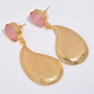 Moda para mujeres y niñas Hermosos pendientes de piedras preciosas de latón Pendientes de moda chapados en oro de 14K Proveedores de joyería de latón hechos a mano - Product Image 5