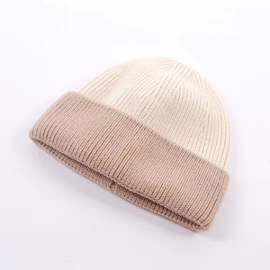 หมวกบีนนี่อะคริลิคสองสีแบบขายส่ง ออกแบบโลโก้ได้ตามต้องการ ขอบหมวกถักแบบเรียบ สำหรับฤดูหนาว อุ่นสบาย ลายพราง โบว์  ใส่ได้ทุกวัน ชายหาด - Product Image 4