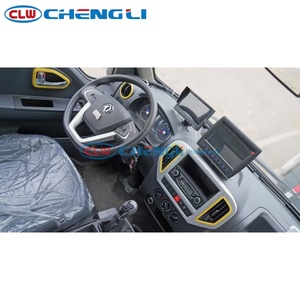 Camión barredor Mini Dongfeng Yitu 4x2 con tanque de basura y tanque de agua para limpieza de calles urbanas - Product Image 5