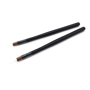 Pinceau plat pour nail art en poils de Kolinsky 100% avec manche en bois noir, logo personnalisé pour la peinture, le dessin et la création de motifs en gel - Product Image 1