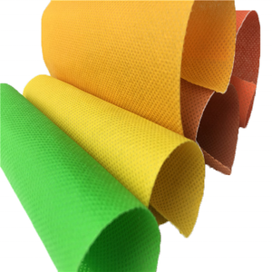 Tissu non tissé en polypropylène de haute qualité, blanc, respirant, matériau filtrant, poids moyen, largeur 58/60 pouces - Product Image 2