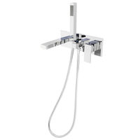 Robinet de bain mural à long bec fini noir mat