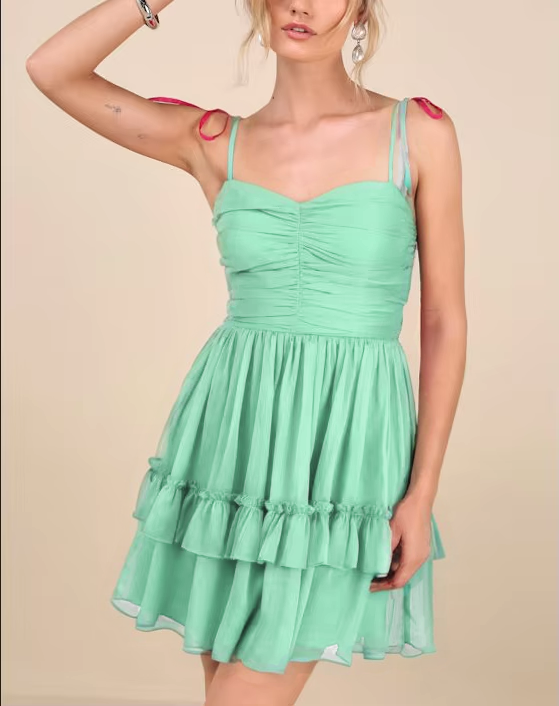 มีสีเขียวขุ่น