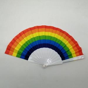 Venta al por Mayor de Regalos Promocionales Empresariales 2025, <span class=keywords><strong>Abanico</strong></span> de Mano de Plástico Arcoíris de 23 cm, Impresión de Marca Personalizada, <span class=keywords><strong>Abanico</strong></span> de Mano Hecho a Mano <span class=keywords><strong>con</strong></span> Diseño de Puntos Metálicos WUYUNG - Product Image 2