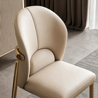 Chaise de salle à manger en cuir beige de luxe léger avec pieds en acier inoxydable, chaise à dossier minimaliste moderne pour restaurant et maison