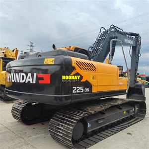 Excavatrice Hyundai 225LC-9S de 22 tonnes avec moteur 5.9C de 140 kW, godet de 1,1 m, modèle 2018, machine d'occasion robuste pour projets de construction - Product Image 3