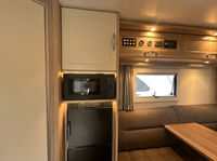 XISHUNLONG Remorque de voyage tout-terrain légère en aluminium à double essieu pour 4 personnes avec panneau solaire et norme australienne