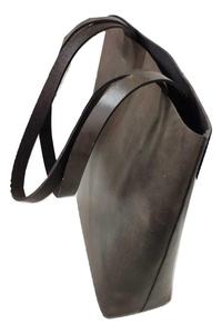 Elegante y elegante bolso de mano de cuero genuino para mujer con cierre abierto Patrón de caramelo y accesorio de forro de poliéster - Product Image 2