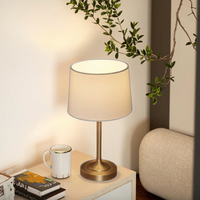 Lampe de table moderne et simple avec base en laiton mat, abat-jour en tissu couleur avoine, ampoule E14, LED électrique blanc chaud, garantie de 4 ans, pour la lecture