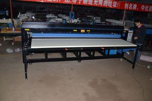 Presse à chaud hydraulique de sublimation <span class=keywords><strong>grand</strong></span> <span class=keywords><strong>format</strong></span> 250*150cm, 1 poste 1 station, pour plaques en acrylique, FMD, <span class=keywords><strong>aluminium</strong></span>, céramique et verre - Product Image 4