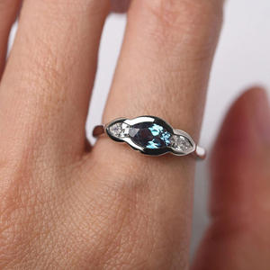 Anello in Argento Q941 con Diamante Taglio Marquise, Colore Bianco Naturale D, Gioiello di Fidanzamento per Donna - Product Image 5