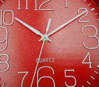 10 pouces de cadre de peinture et 3D nombre dorure à piles en plastique rond mouvement à quartz horloge murale