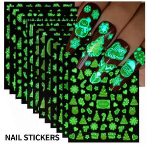 12 pièces lumineux noël ongles décalcomanies 3D paillettes bonhomme <span class=keywords><strong>de</strong></span> <span class=keywords><strong>neige</strong></span> Elk <span class=keywords><strong>flocon</strong></span> <span class=keywords><strong>de</strong></span> <span class=keywords><strong>neige</strong></span> arc Nail Art autocollant hiver Festival adhésif ongles curseur - Product Image 1