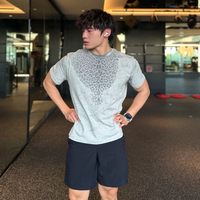 Üretici OEM Hidrografik Renk Değiştiren Spor Salonu Antrenman Tişörtü Suyla Renk Değiştiren Baskılı Özel Renk Değiştiren Tişört Unisex Kısa Kollu