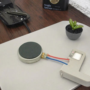 Micro <span class=keywords><strong>Flat</strong></span> 3,7 V DC <span class=keywords><strong>Motor</strong></span> de vibración sin núcleo Cepillo monofásico Reloj inteligente Máquina de masaje Cable con recordatorios flexibles de monedas de 3V - Product Image 5