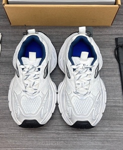 Chaussures de créateur pour hommes de qualité supérieure, personnalisées, avec semelles épaisses, respirantes et élégantes, adaptées aux activités sportives. - Product Image 2