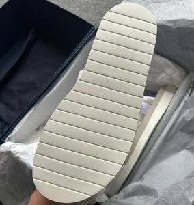 2025ลดกระหน่ำดีไซน์เนอร์กลางแจ้งรองเท้าแตะหรูหราใส่สบายสำหรับผู้ชายรองเท้าแตะลำลองผ้าพิมพ์ลายคลาสสิกระบายอากาศได้ดี - Product Image 4