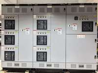 Armoire de commutation LV optimisée avec indice de protection IP68 et serrure anti-effraction pour la transmission d'énergie électrique 480V 3150A