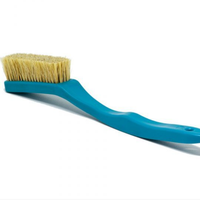 Brosse d'escalade en gros avec logo personnalisé, brosse d'escalade en hêtre à manche en plastique et poils de sanglier, brosse à craie pour le bouldering