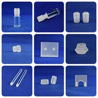 Bloc carré en silice fondue transparente usiné sur mesure avec trous filetés, quartz haute température, pureté 99,99 % SiO2 pour applications optiques et industrielles