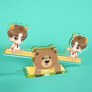 ขาตั้งอะคริลิคทรงกระดานหกสำหรับสินค้าสั่งทำพิเศษ เช่น การ์ตูนอนิเมะหรือสินค้าดารา – ของตกแต่งตั้งโต๊ะ - Product Image 4