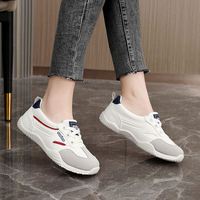 Chaussures de course rétro pour femmes, blanches, patchwork, avec bordure contrastée rouge et bleue, légères, antidérapantes, semelle souple, lacets, baskets décontractées pour tous les jours