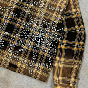 Camisa Vintage de Hombre con Puntos y Adornos de Cuentas, Estilo Urbano, Abotonada, Doble Botonadura, Logotipo Personalizado, ODM, Anti-Pilling, Transpirable, 100% Algodón - Product Image 4