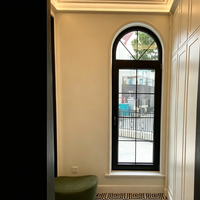 Ventana Arqueada Fija de 1370 mm con Rejilla Decorativa para Patio de Villa y Centros de Ocio en Casas de Todo el Mundo